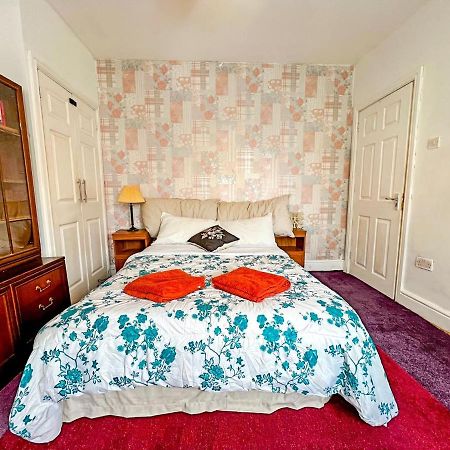 Wolves Living Bed & Breakfast Bushbury Ngoại thất bức ảnh